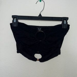 WINDSOR BLACK TUBE TOP WITH TORTOISE RINGS